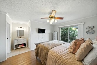 3919 Fairmont Pkwy, Unit 115 in Pasadena, TX - Building Photo - Building Photo