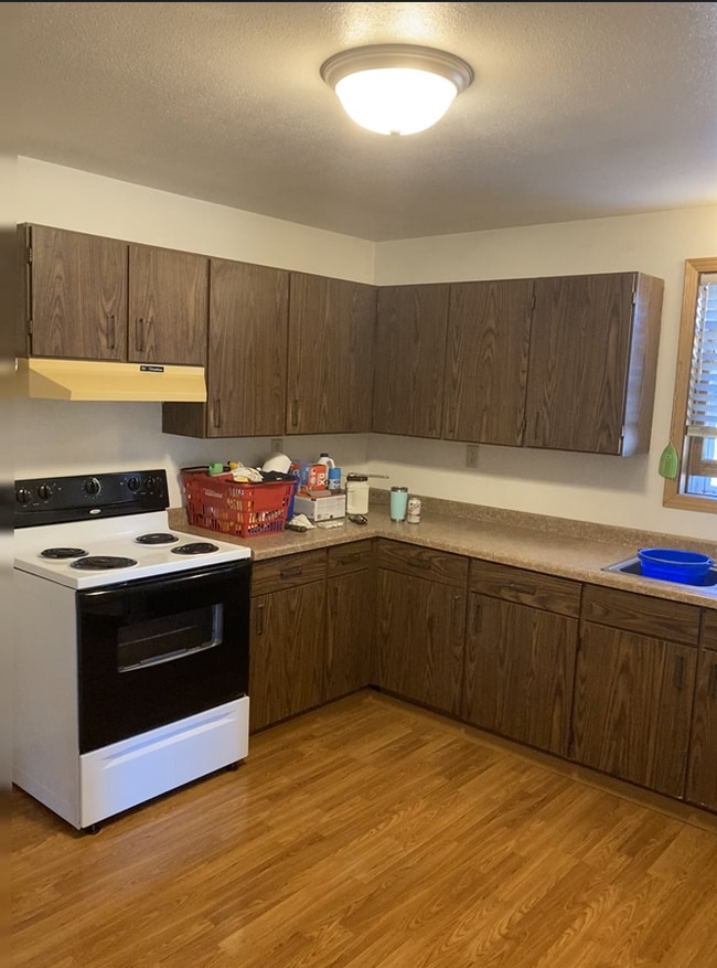 846 E Grand Ave, Unit 1 in Eau Claire, WI - Building Photo - Building Photo