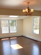 14 Northfield Dr in Westport, CT - Foto de edificio - Building Photo