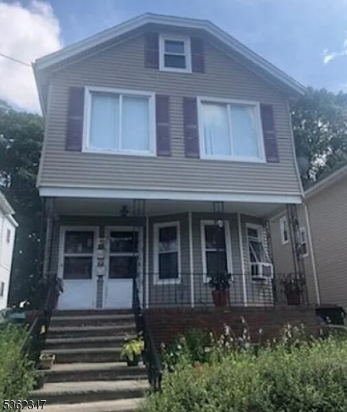 388 E 9th Ave in Roselle, NJ - Building Photo