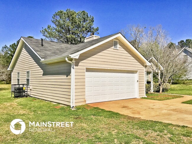 105 Falcon Ridge Dr in Covington, GA - Building Photo - Building Photo