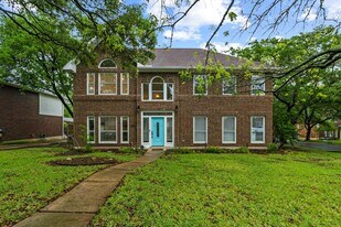 6300 Needham Ln in Austin, TX - Building Photo