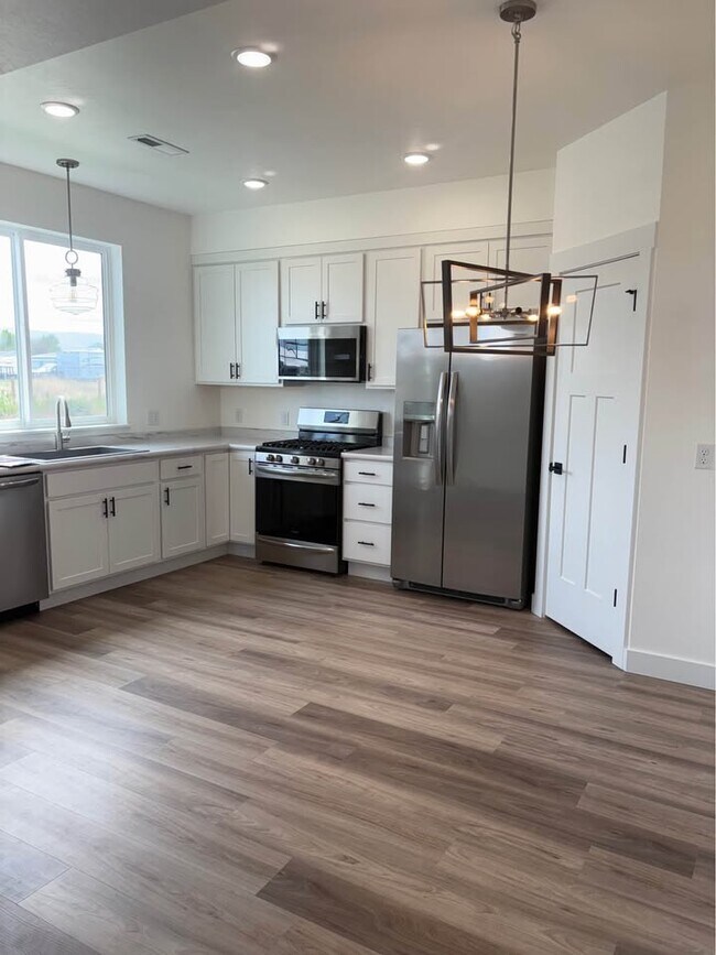 447 Skeels Ave in Hamilton, MT - Building Photo - Building Photo