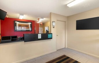 Furnished Studio-Chesapeake - Crossways Blvd. in Chesapeake, VA - Foto de edificio - Building Photo