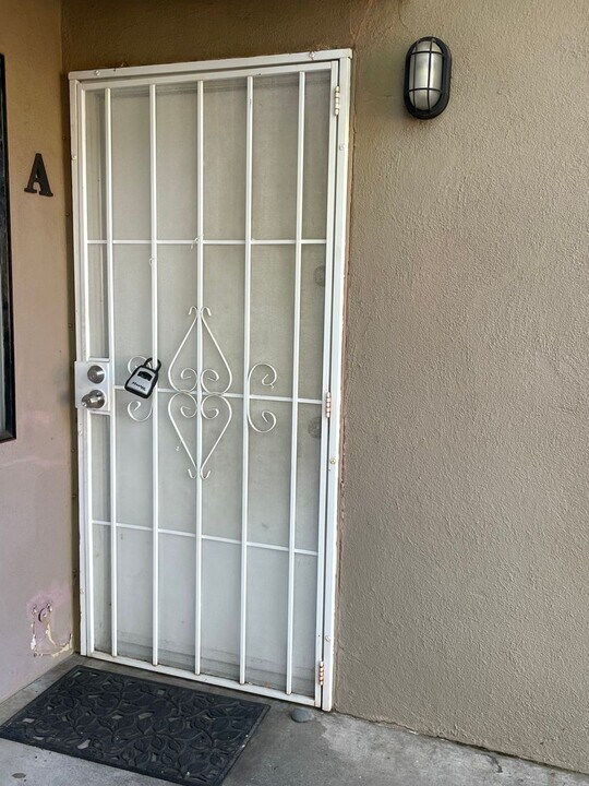 425 S 3rd Ave in Oakdale, CA - Building Photo