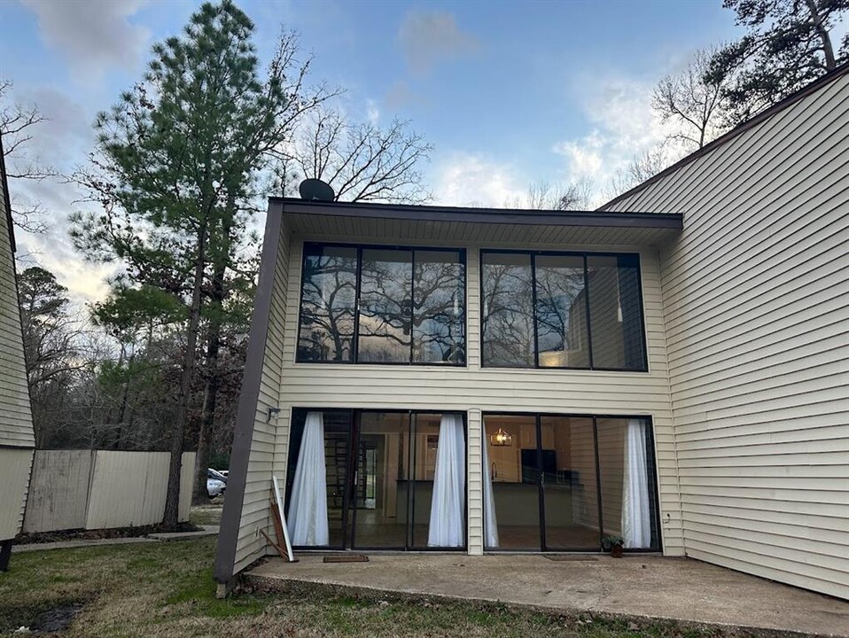 24468 Country Clb Dr in Huntsville, TX - Building Photo