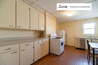Room in Shared 4 bed/1 bath home, Unit C in Boston, MA - Building Photo - Building Photo