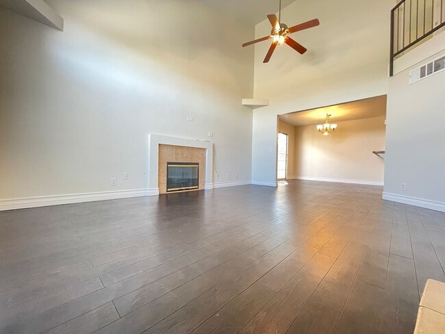 7725 W Allano Way in Las Vegas, NV - Building Photo - Building Photo