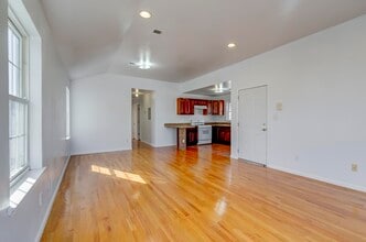 30 E 41st St in Bayonne, NJ - Foto de edificio - Building Photo