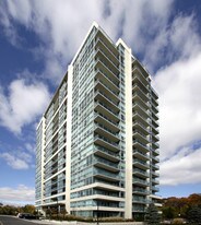 Stonebrook Condominiums in Mississauga, ON - Building Photo