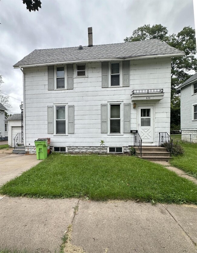 property at 626 Lake St