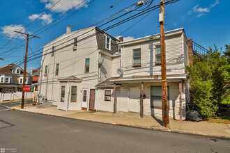 298 W Berwick St in Easton, PA - Building Photo - Building Photo