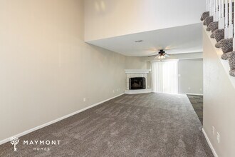 1877 Kingbird Ct in Liberty, MO - Foto de edificio - Building Photo