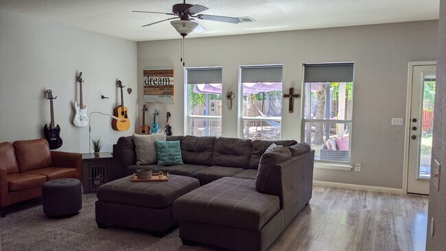 property at 916 Brighton Pl