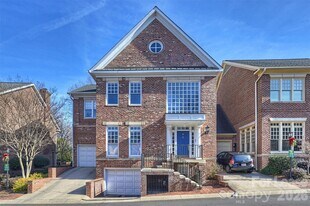 1124 Dilworth Crescent Row in Charlotte, NC - Building Photo