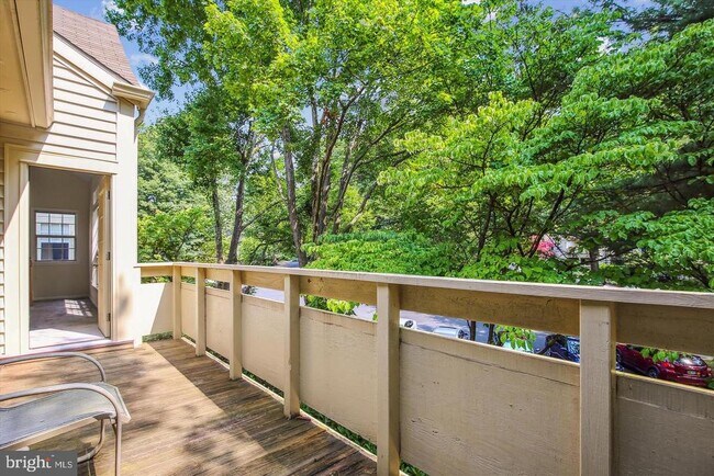 2224 Springwood Dr in Reston, VA - Building Photo - Building Photo