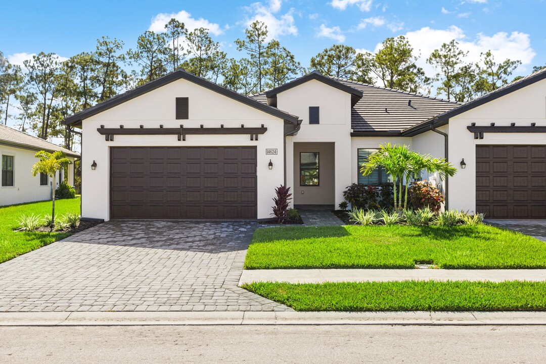 14624 Kingfisher Lp in Naples, FL - Building Photo