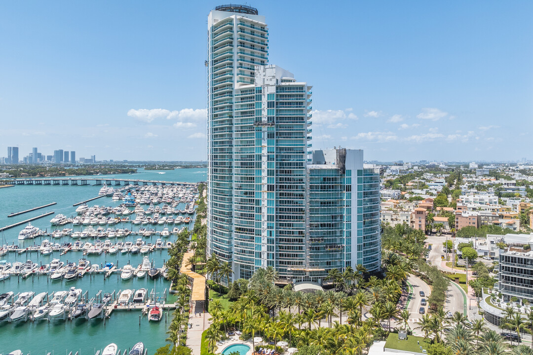 Murano at Portofino in Miami Beach, FL - Building Photo