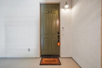 24116 Victoria Ln in Santa Clarita, CA - Building Photo - Building Photo