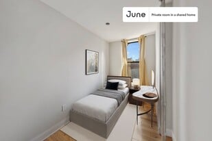 23 E 109th St in New York, NY - Building Photo