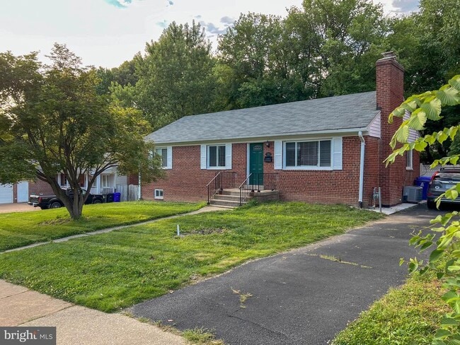 5305 Yorktown Blvd in Arlington, VA - Building Photo - Building Photo