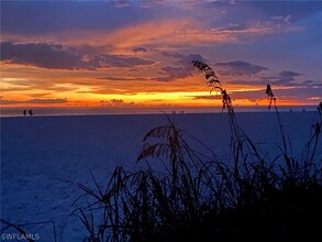 235 Seaview Ct in Marco Island, FL - Building Photo - Building Photo