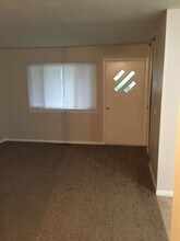 2731 Dorothy Ave NE in Canton, OH - Building Photo - Building Photo