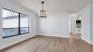 4907 Parson Brown Ln in Palm Harbor, FL - Foto de edificio - Building Photo