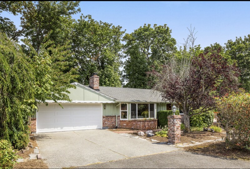 18150 60th Pl NE in Kenmore, WA - Building Photo