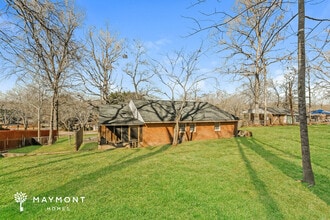 6 Theodore Cir in Greenville, SC - Foto de edificio - Building Photo