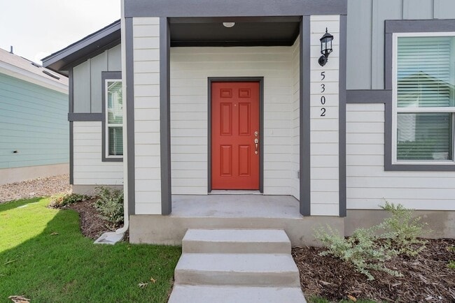 5302 Mulberry Grove Ln in Austin, TX - Foto de edificio - Building Photo