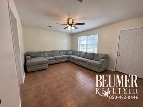 5712 Japonica Ave in Pensacola, FL - Building Photo - Building Photo