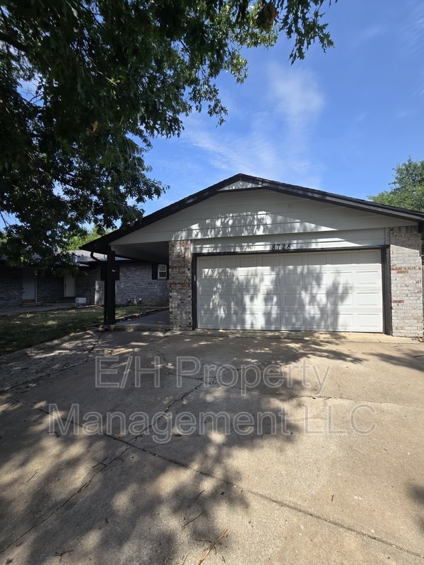property at 8728 E Arthur Cir