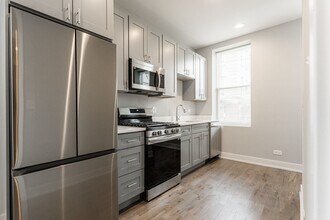 926 W 32nd Pl in Chicago, IL - Building Photo - Building Photo