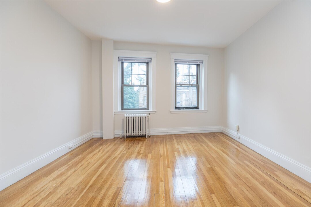 20 Langdon St, Unit 10 in Cambridge, MA - Building Photo