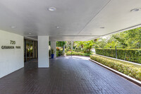 Granada Park Condominiums in Coral Gables, FL - Building Photo - Building Photo