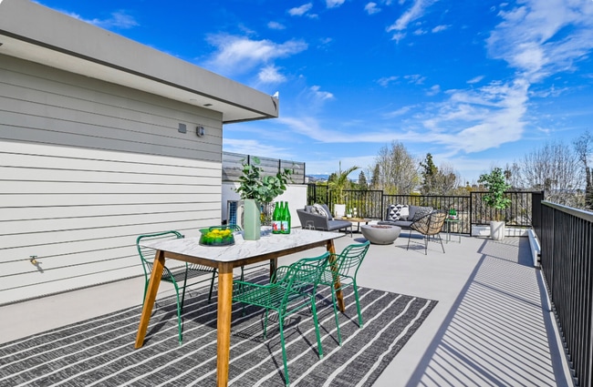 1358 N Fairfax Ave in West Hollywood, CA - Building Photo - Building Photo