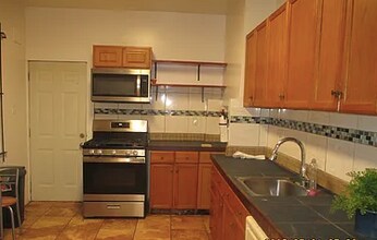 529 N 35th St, Unit 1 in Philadelphia, PA - Building Photo - Building Photo