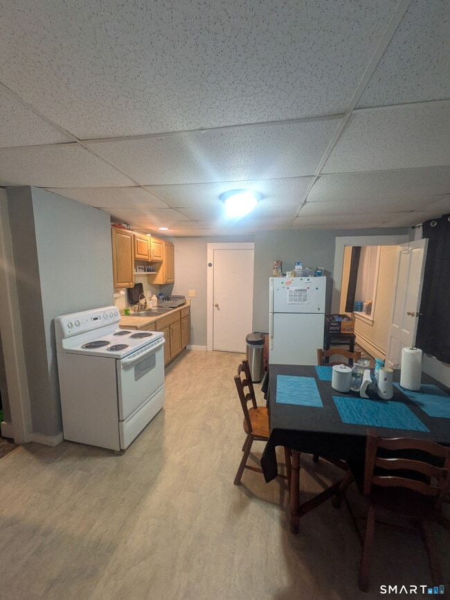 174 S Main St in Brooklyn, CT - Building Photo - Building Photo