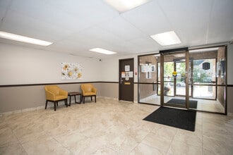Bristol Place Apartments in Windsor, ON - Building Photo - Building Photo