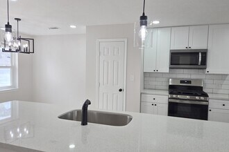 8822 Rowan Ln in Houston, TX - Foto de edificio - Building Photo