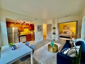 505 E Denny Way in Seattle, WA - Building Photo - Building Photo