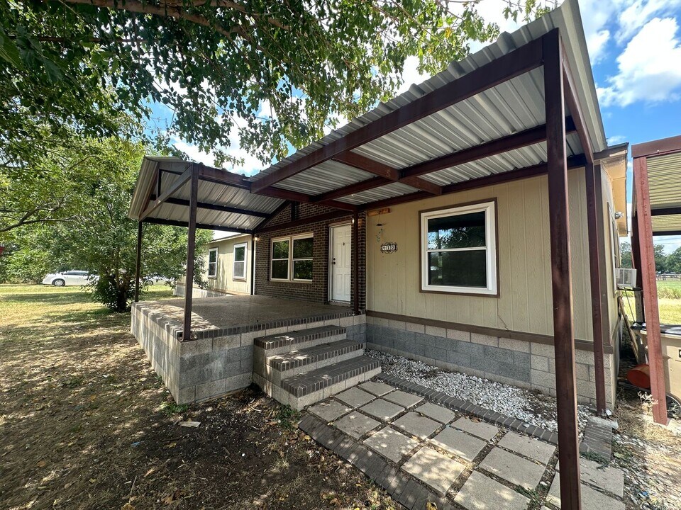 410 Pecan in Bangs, TX - Building Photo