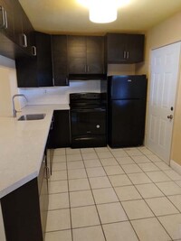 1300 NE 191st St, Unit 210 in Miami, FL - Building Photo - Building Photo