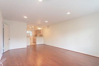 12036 Goshen Ave. in Los Angeles, CA - Building Photo - Interior Photo