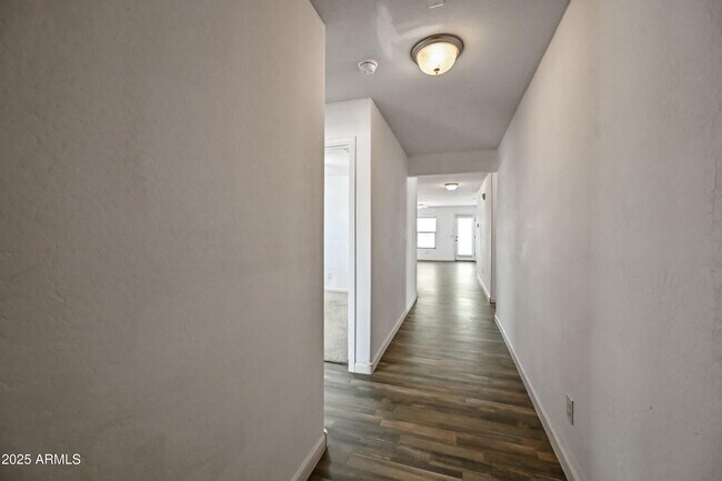 211 Azteca Dr in Eloy, AZ - Building Photo - Building Photo