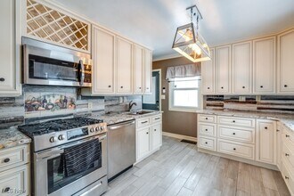 301 Bogart Rd in Huron, OH - Building Photo - Building Photo