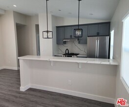 422-422-1 Almond Ave in Monrovia, CA - Building Photo - Building Photo