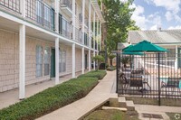 River Oaks Apartments in Lafayette, LA - Foto de edificio - Building Photo