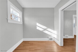 3992 E 26th St in Newburgh Heights, OH - Building Photo - Building Photo